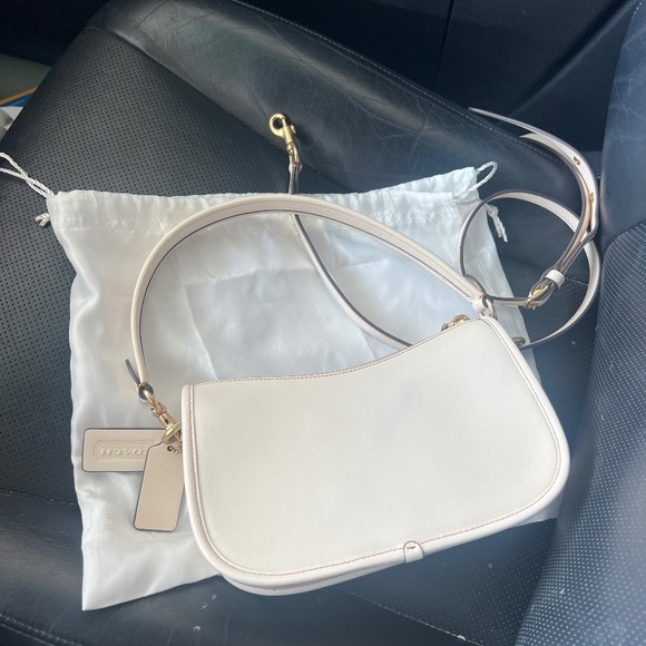 Coach Swinger Bag Designer Crossbody * newly cleaned @ Coach store * - Picture 3 of 8